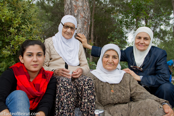 3 generations of Kurdish ladies-2