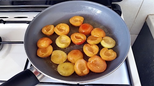 pan-fry apricots